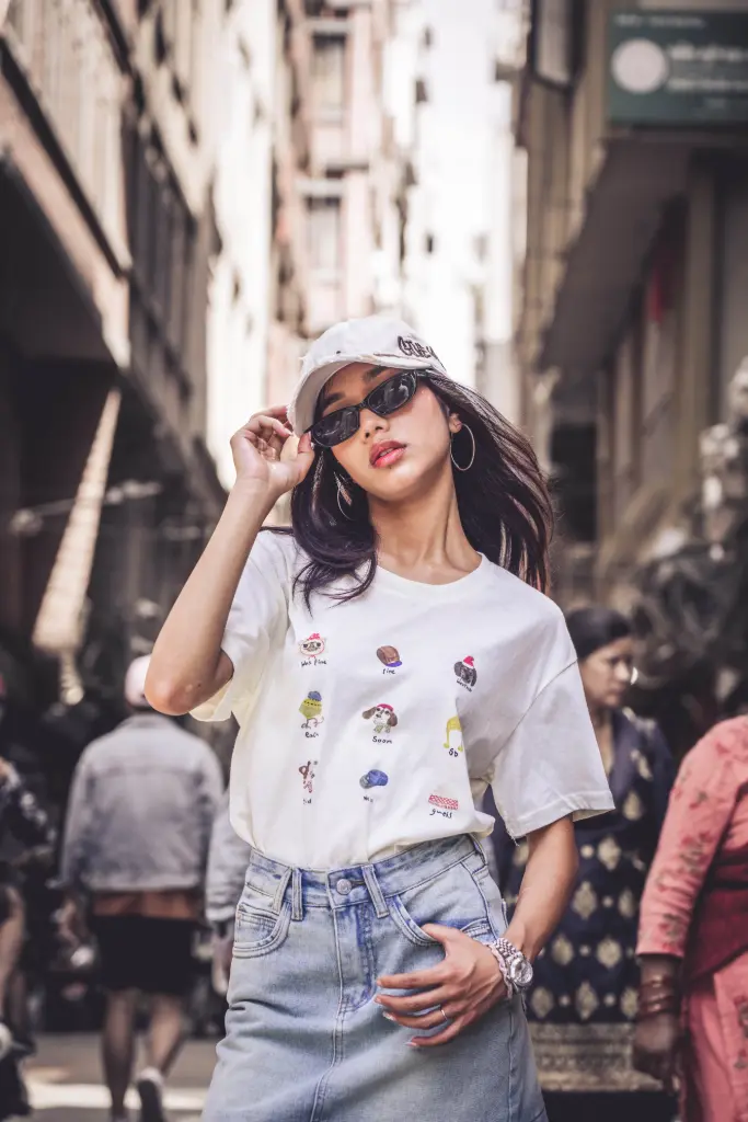 1.3282 69775 LADIES CROP TEES (BLUE)