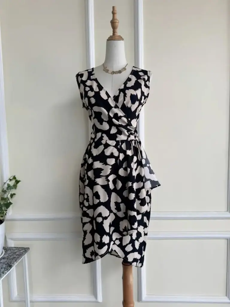 HB SS25-73 Side Pleat V Neck Jumpsuit