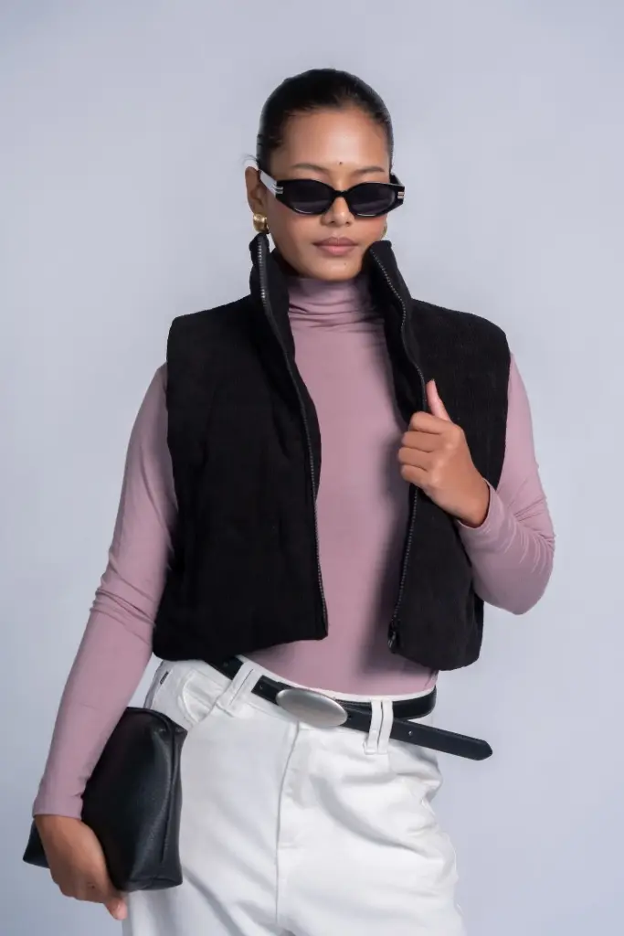 2.3678 HB24-334 SLEEVELESS JACKET (BLACK, S)