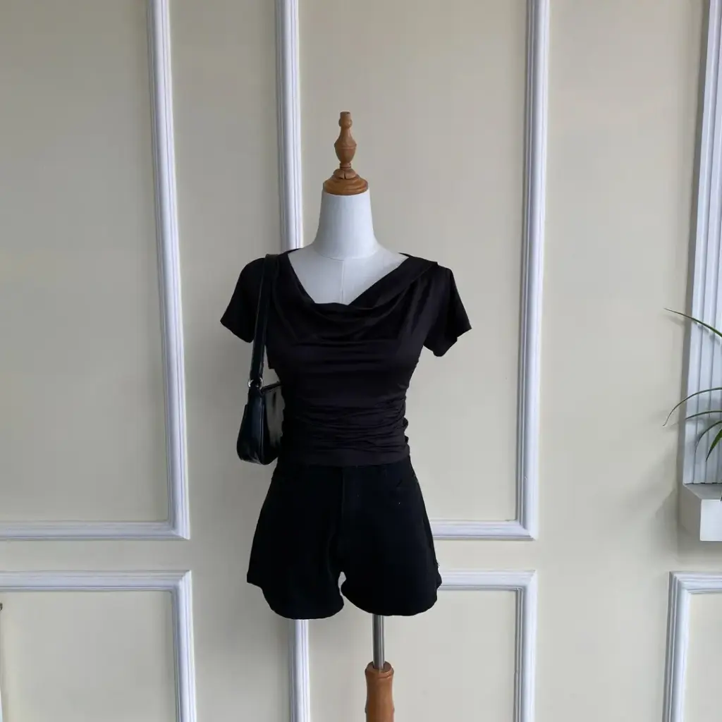 2.4015 HB25-100 Cowl Neck Top (BLACK, S)