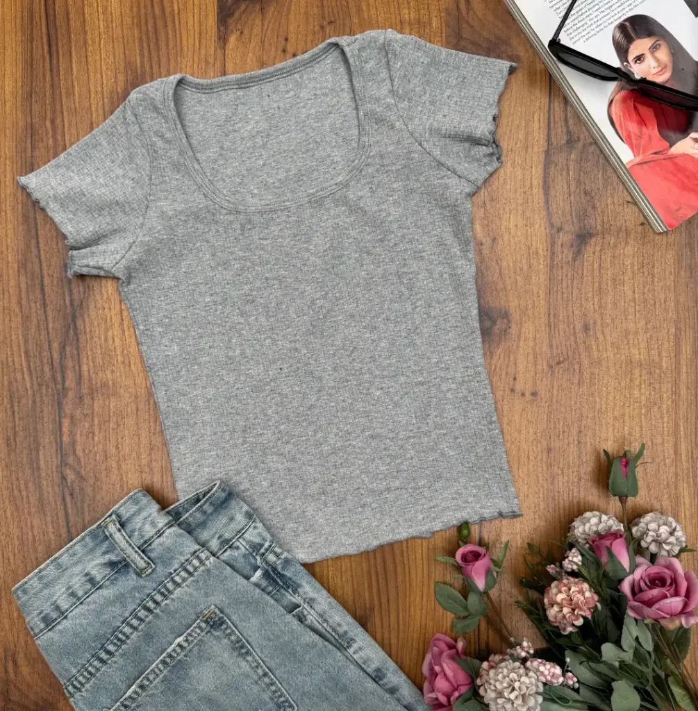 BMO SS25-27 CROPPED TEE
