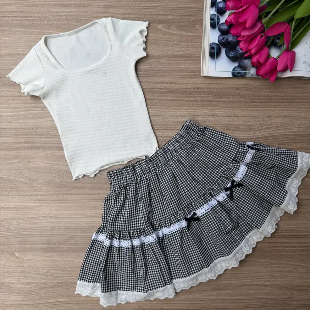 BMO SS25-27 CROPPED TEE
