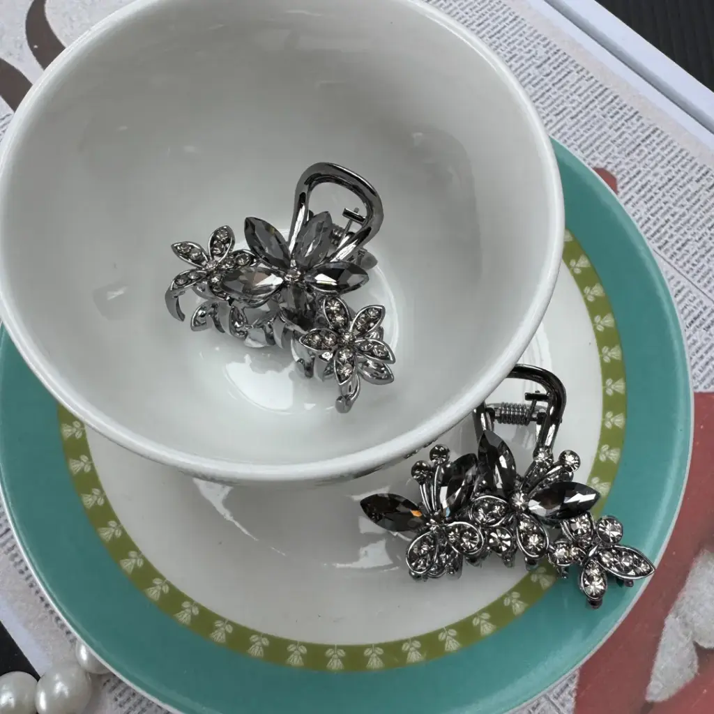 3.2573 58 HAIR CLIP
