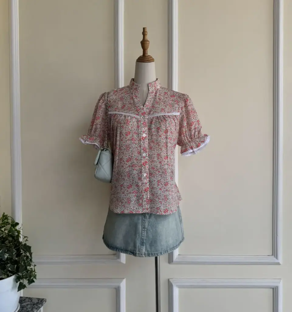 HB SS25-132 LACEY FLORAL TOP