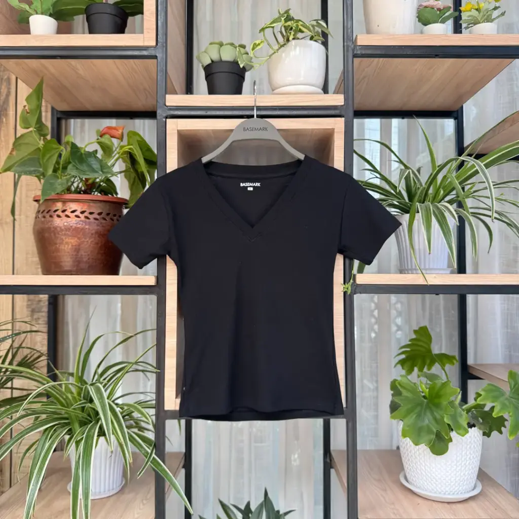 3.28092 HB SS25-189 V NECK TEE (BLACK, M)