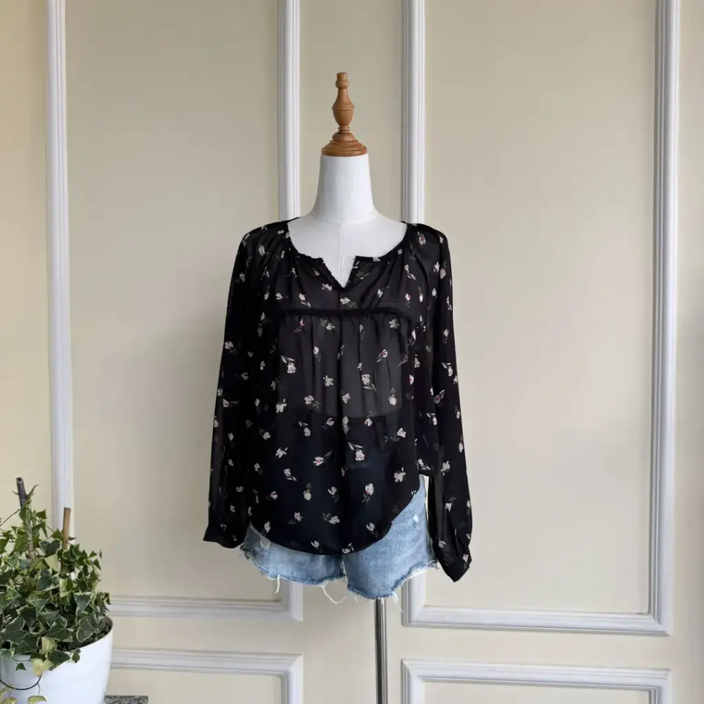 3.28459 HB SS25-235 FLORAL CHIFFON TOP (BLACK)