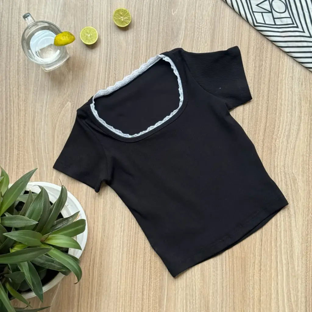 3.28939 BMO SS25-28 RIBBED LACE TOP (BLACK, S)