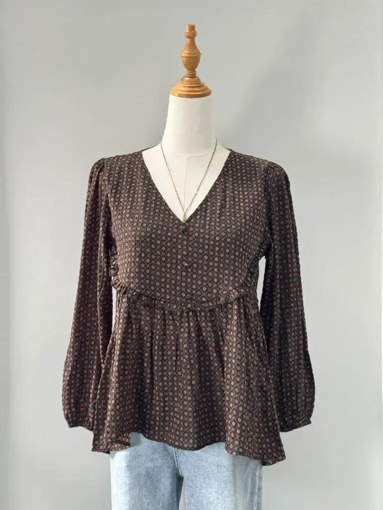 3.29178 HB SS25-263 PRINTED YOKE TOP  (BLACK, M)