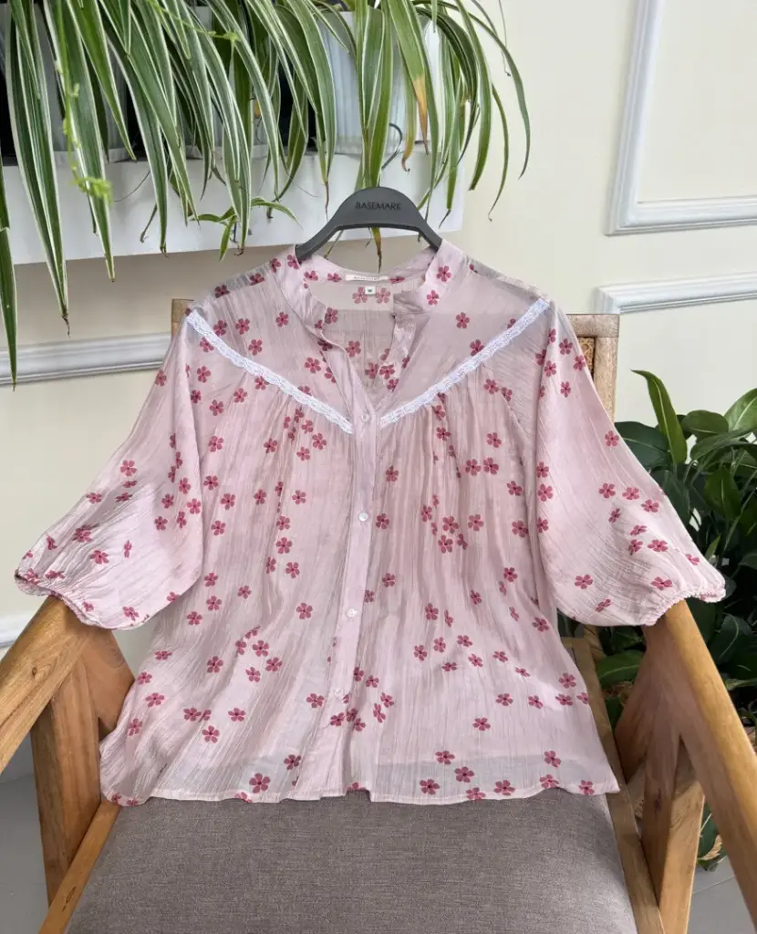 3.29519 BMO SS25-46 PRINTED FLORAL TOP (PINK, M)