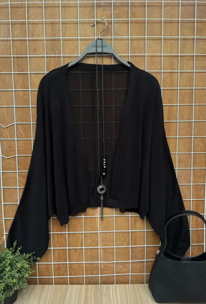 813 CROP OUTER