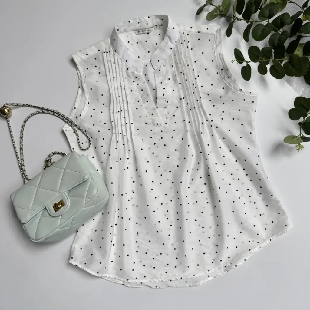 3.30909 HB SS25-239 PLEATED POLKA TOP (WHITE, M)