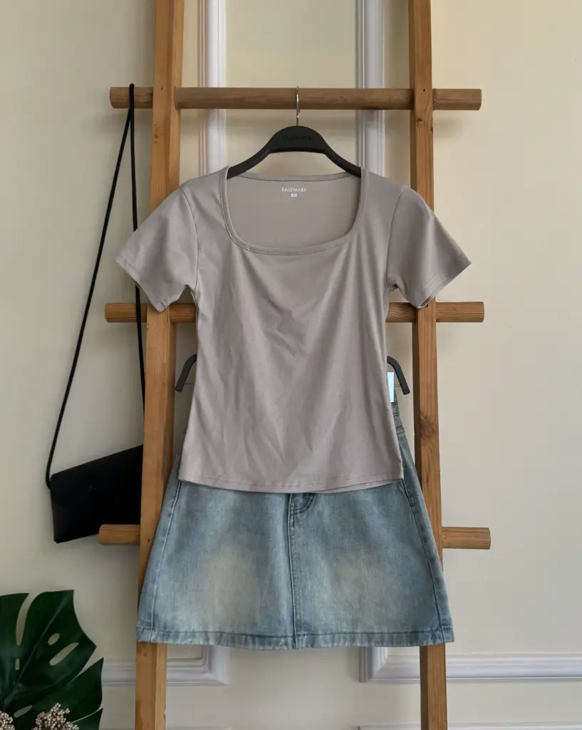 HB SS25-195 SQUARE NECK TEE