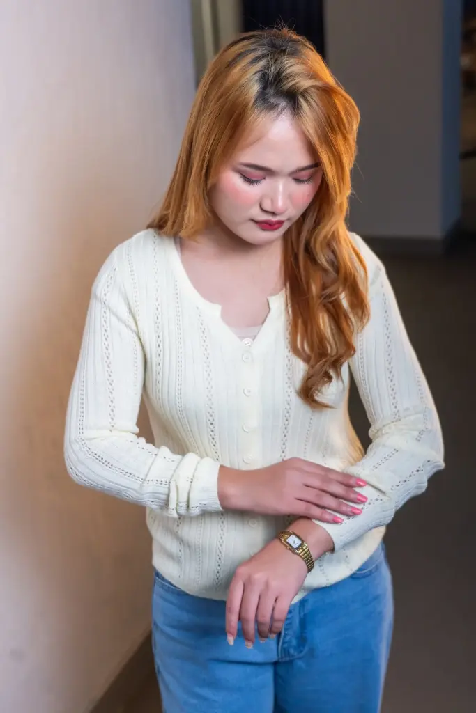 028 LADIES SWEATER