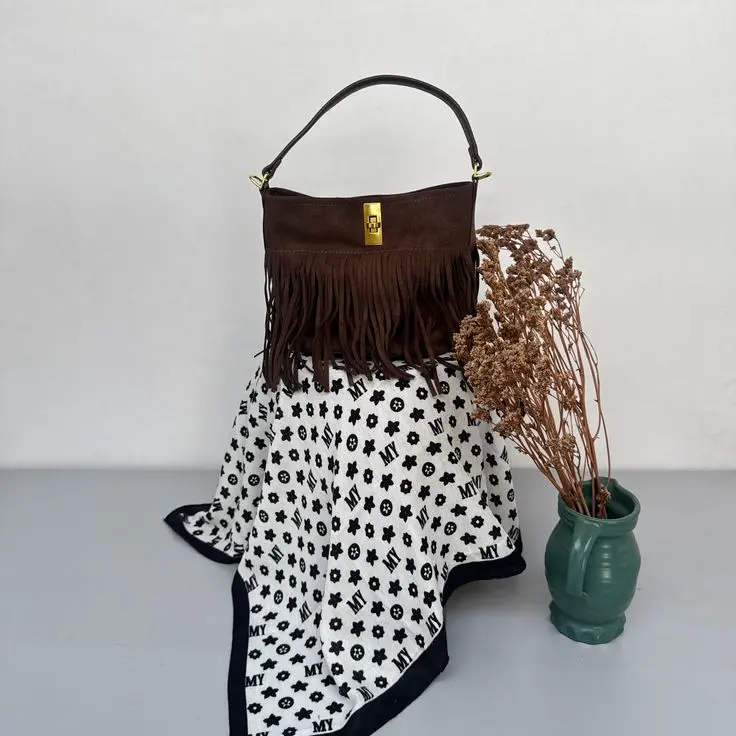 TF3351 HAND BAG