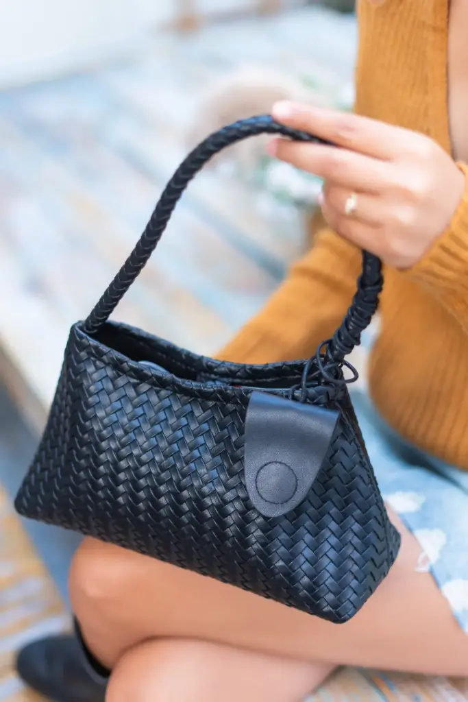 3.44622 TF3296 HAND BAG (BLACK)
