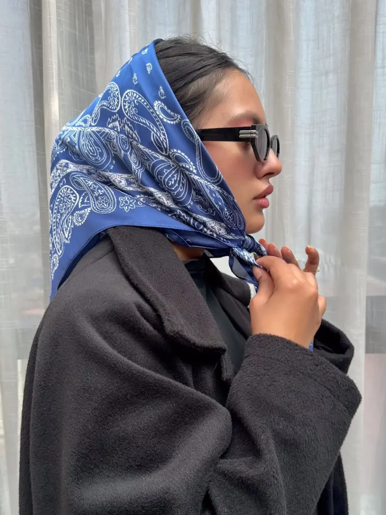 3.46001 1890 SILK SCARF (BLUE)