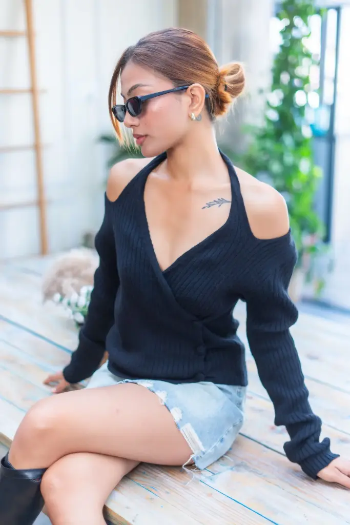 3.46457 13 LADIES SWEATER (BLACK)