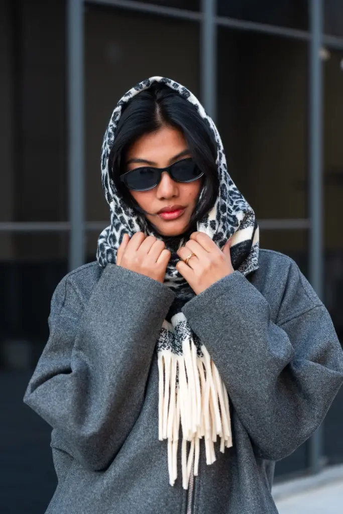 740 LADIES MUFFLER