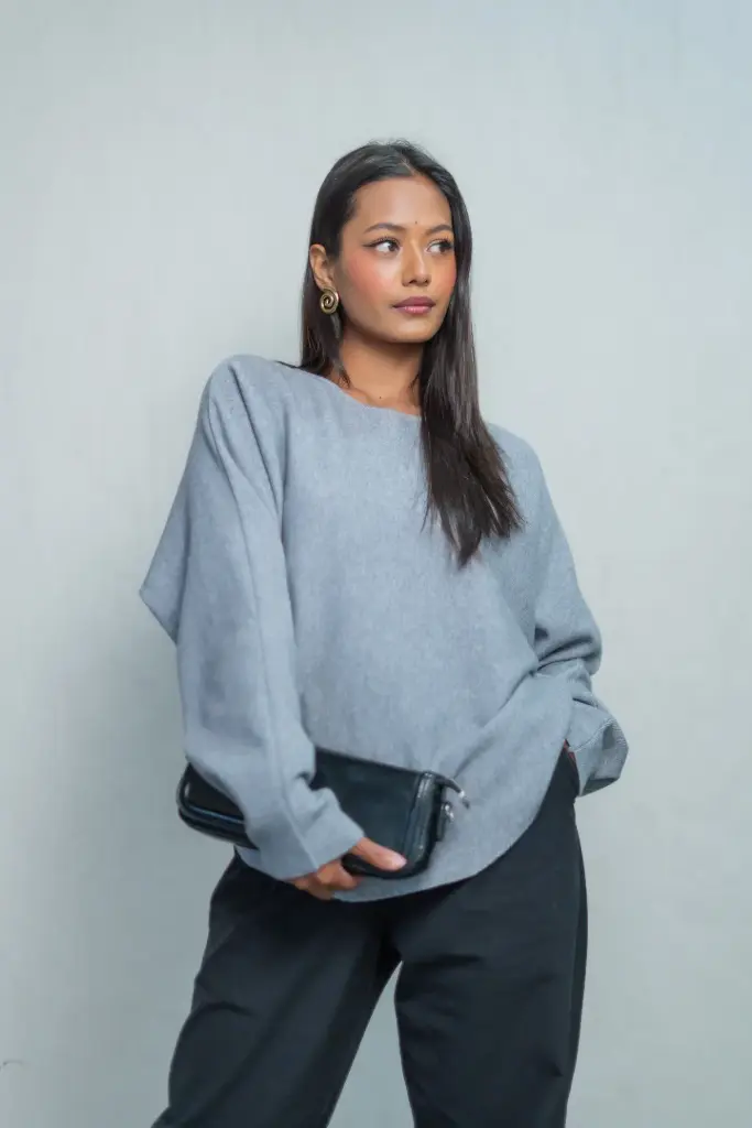 3.56940 108 LADIES SWEATER (GREY)