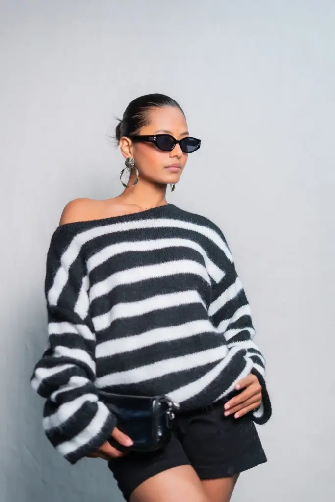 3.57527 2812 LADIES SWEATER (BLACK)