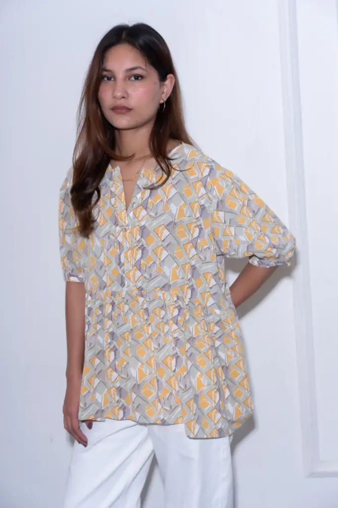 HB SS26-66  V NECK RUFFLE TOP