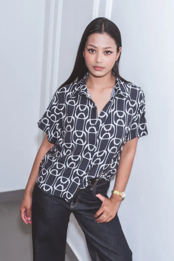 3.64140 BMO SS26-19 RELAXED PRINTED SHIRT (NAVY BLUE, M)