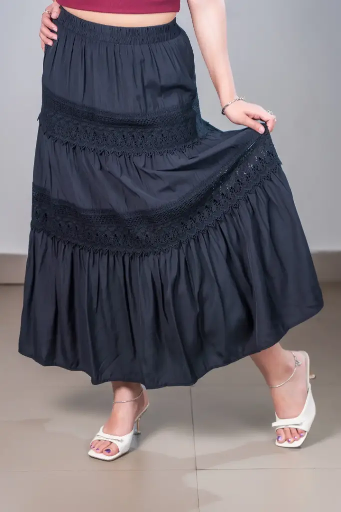 3.70729 1981 LONG SKIRT (BLACK)