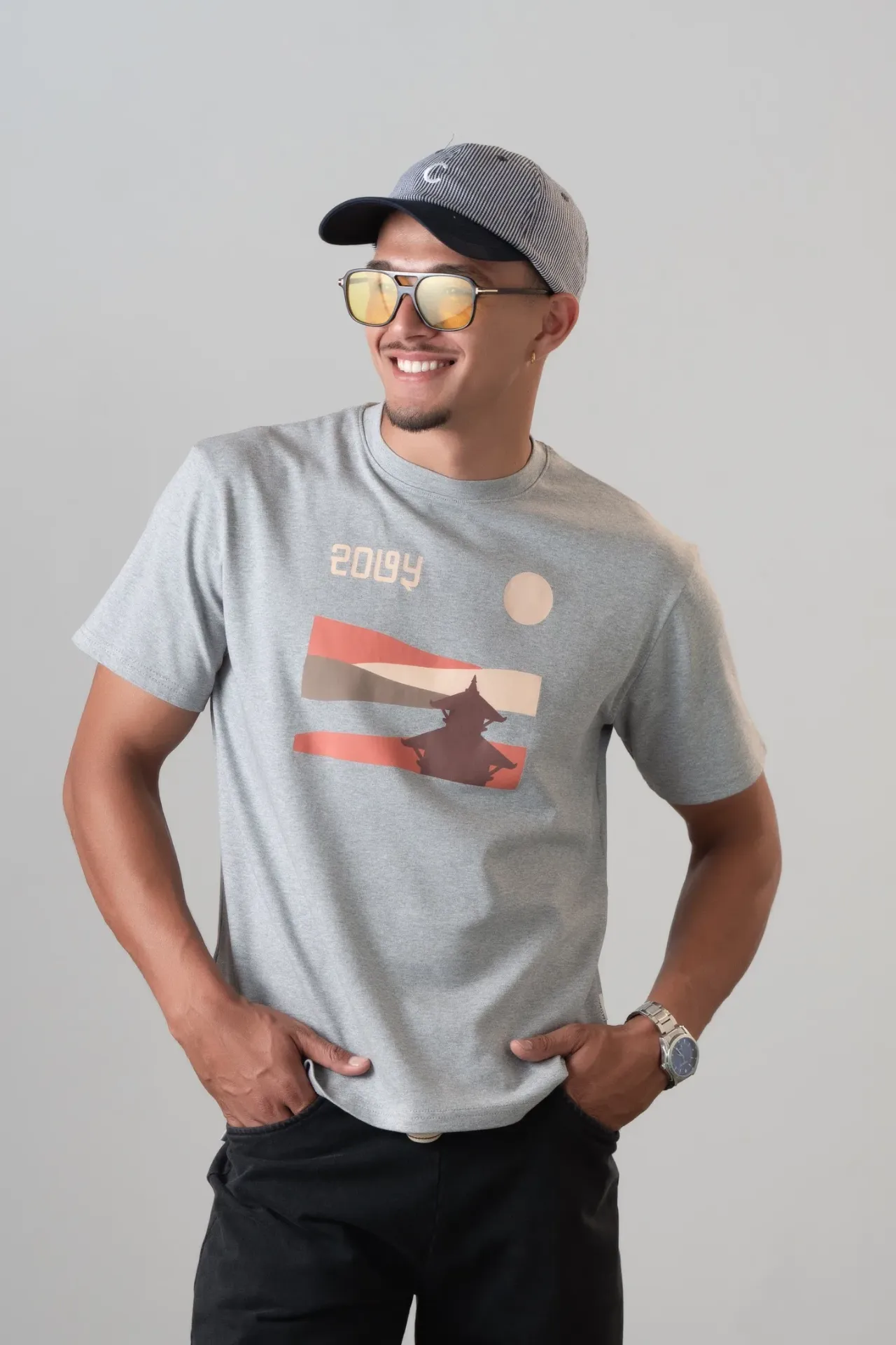 3.92326 HBM SS26-12 MANDIR GRAPHIC TEE (GREY, S)