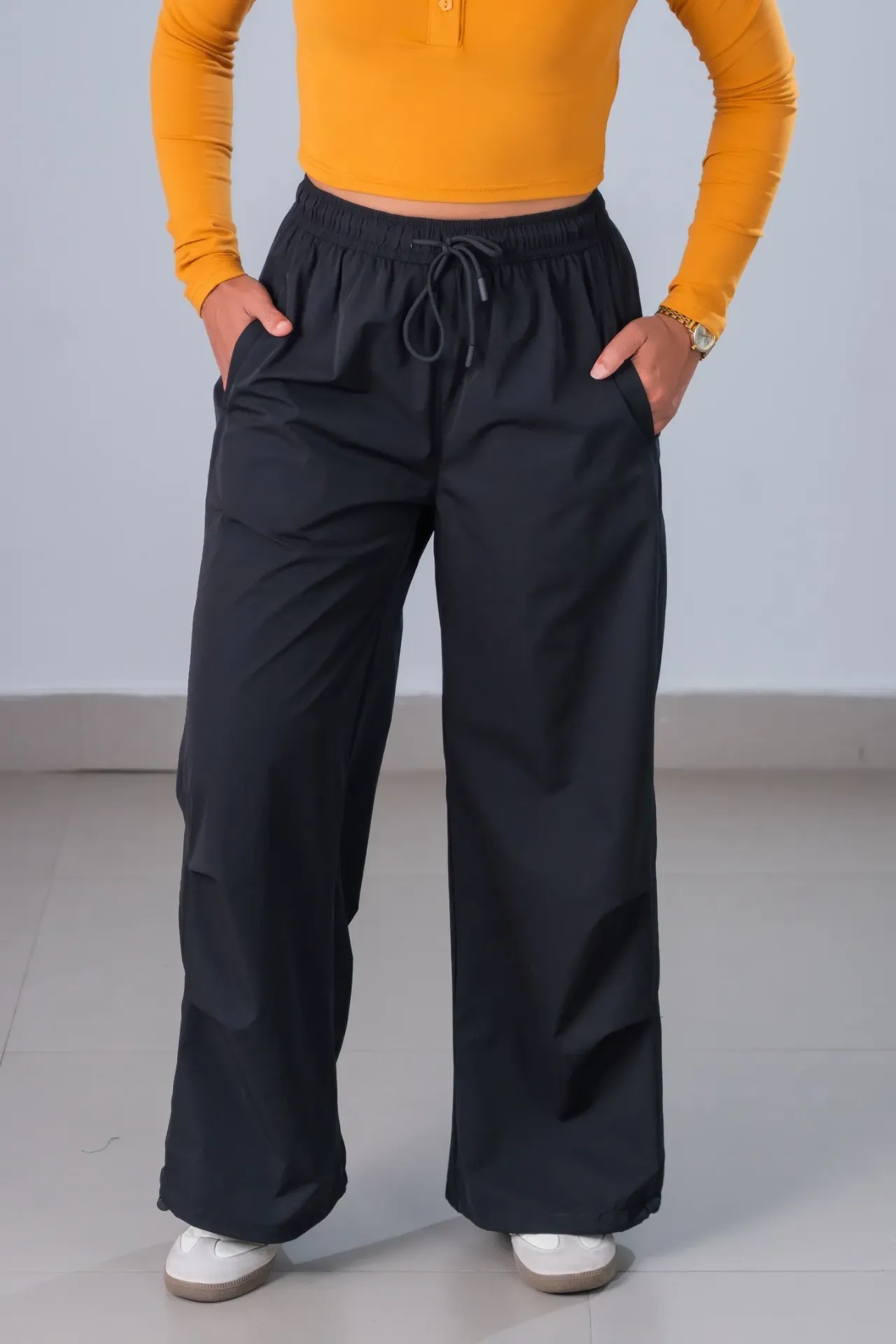 3.94172 HB SS26-241 PLEATED PARACHUTE PANT (BLACK, S)