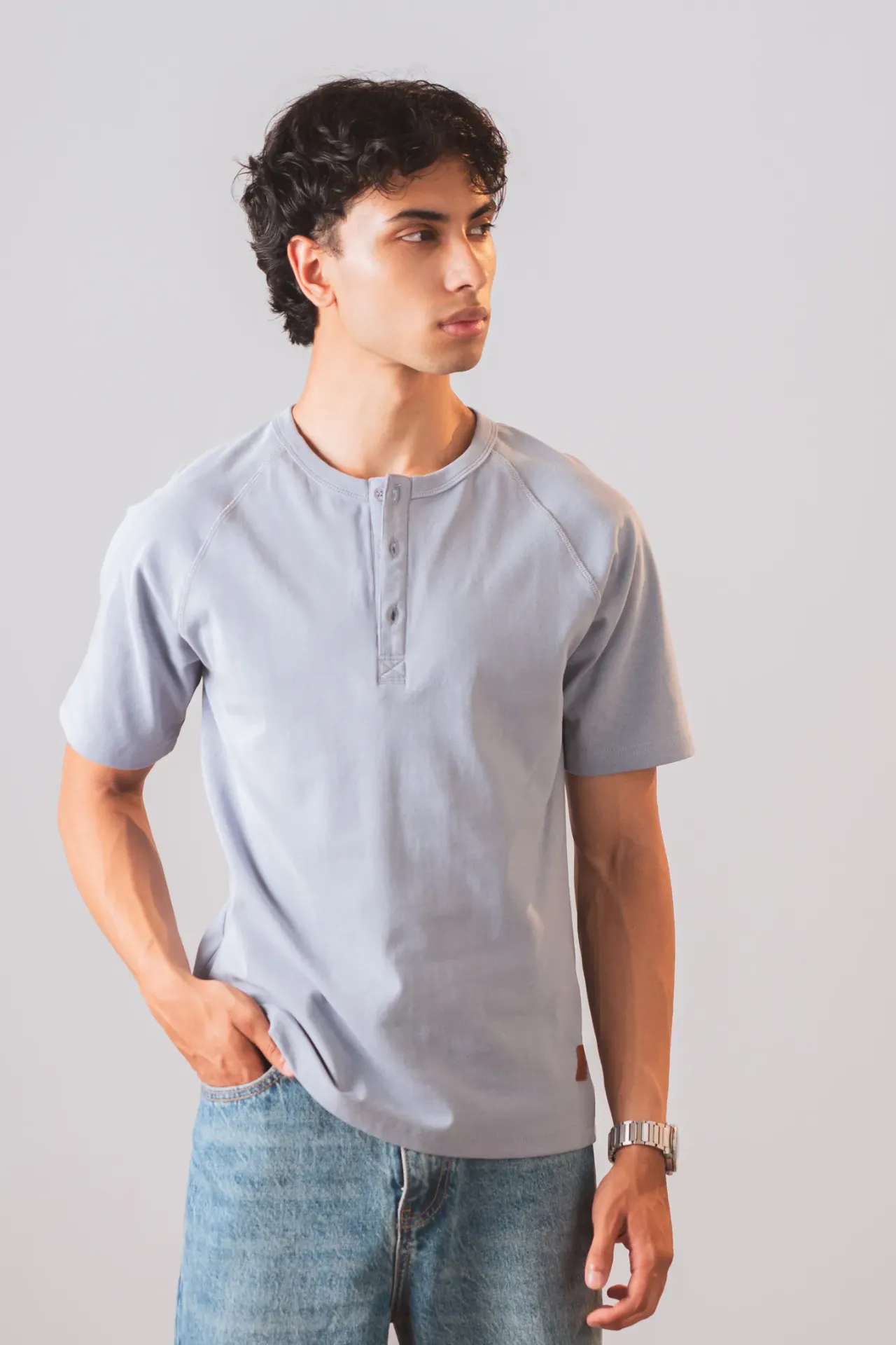 BMMO SS26-19 RARA HENLEY HS TEE
